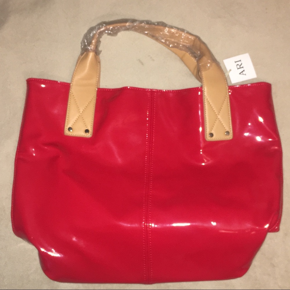 ARI red tote bag
